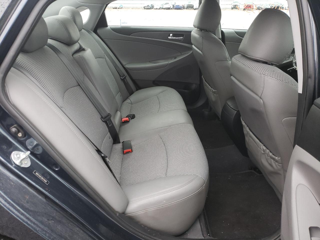 Photo 6 from auction – 2011 HYUNDAI SONATA SE with VIN 5NPEC4AC7BH215930