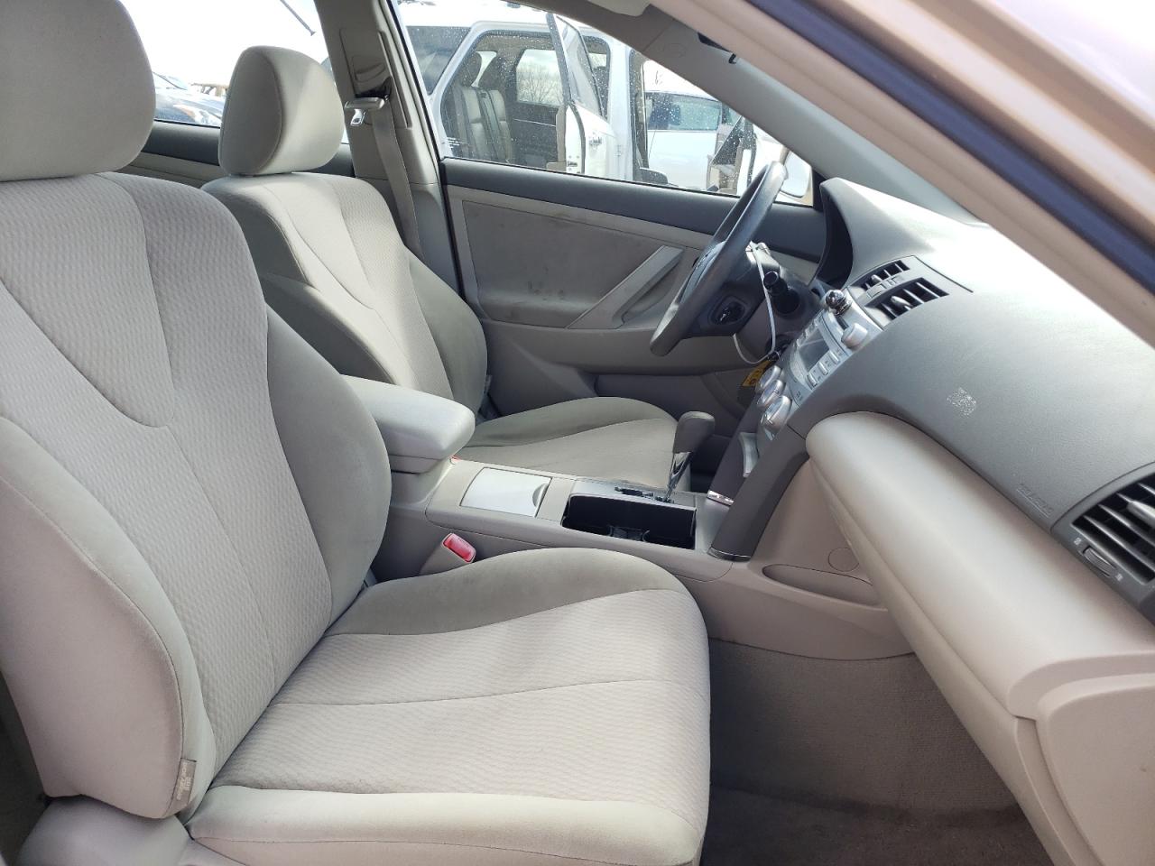 Photo 5 from auction – 2010 TOYOTA CAMRY BASE with VIN 4T4BF3EK4AR076030
