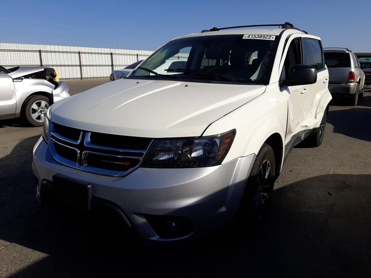 Photo 2 from auction – 2018 DODGE JOURNEY SE with VIN 3C4PDCAB2JT535887