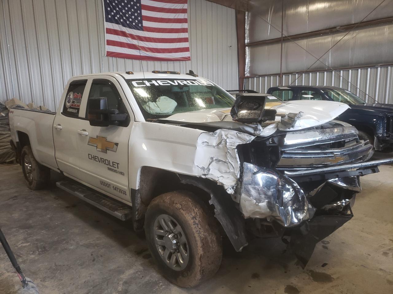 CHEVROLET SILVERADO 2017 with VIN 1GC2KZEG3HZ156232 - Photo from auction