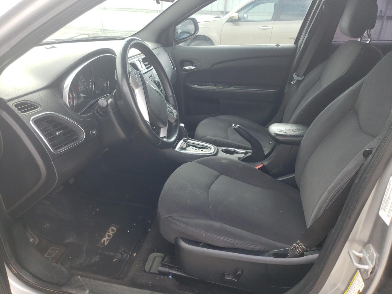 Photo 5 from auction – 2013 CHRYSLER 200 TOURIN with VIN 1C3CCBBB1DN559228