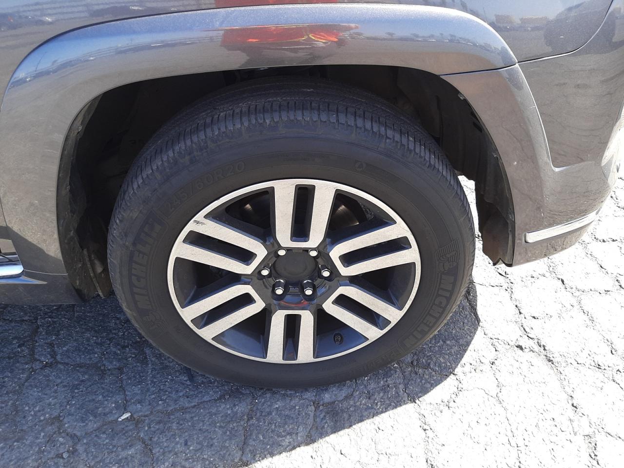 Photo 9 from auction – 2015 TOYOTA 4RUNNER SR with VIN JTEBU5JR8F5247281