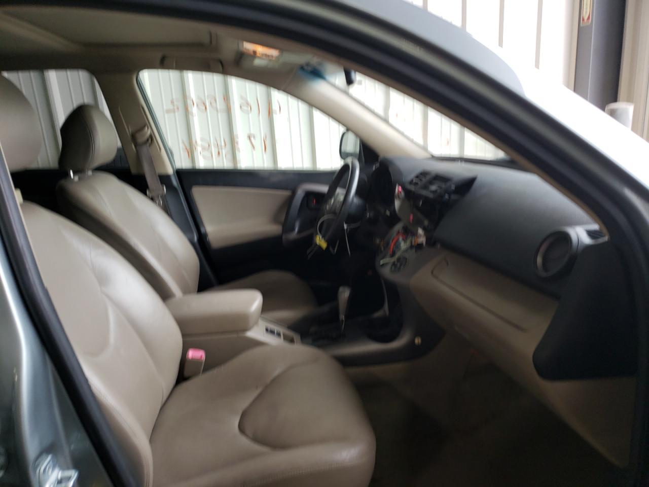 Photo 5 from auction – 2008 TOYOTA RAV4 LIMIT with VIN JTMBD31V185144437
