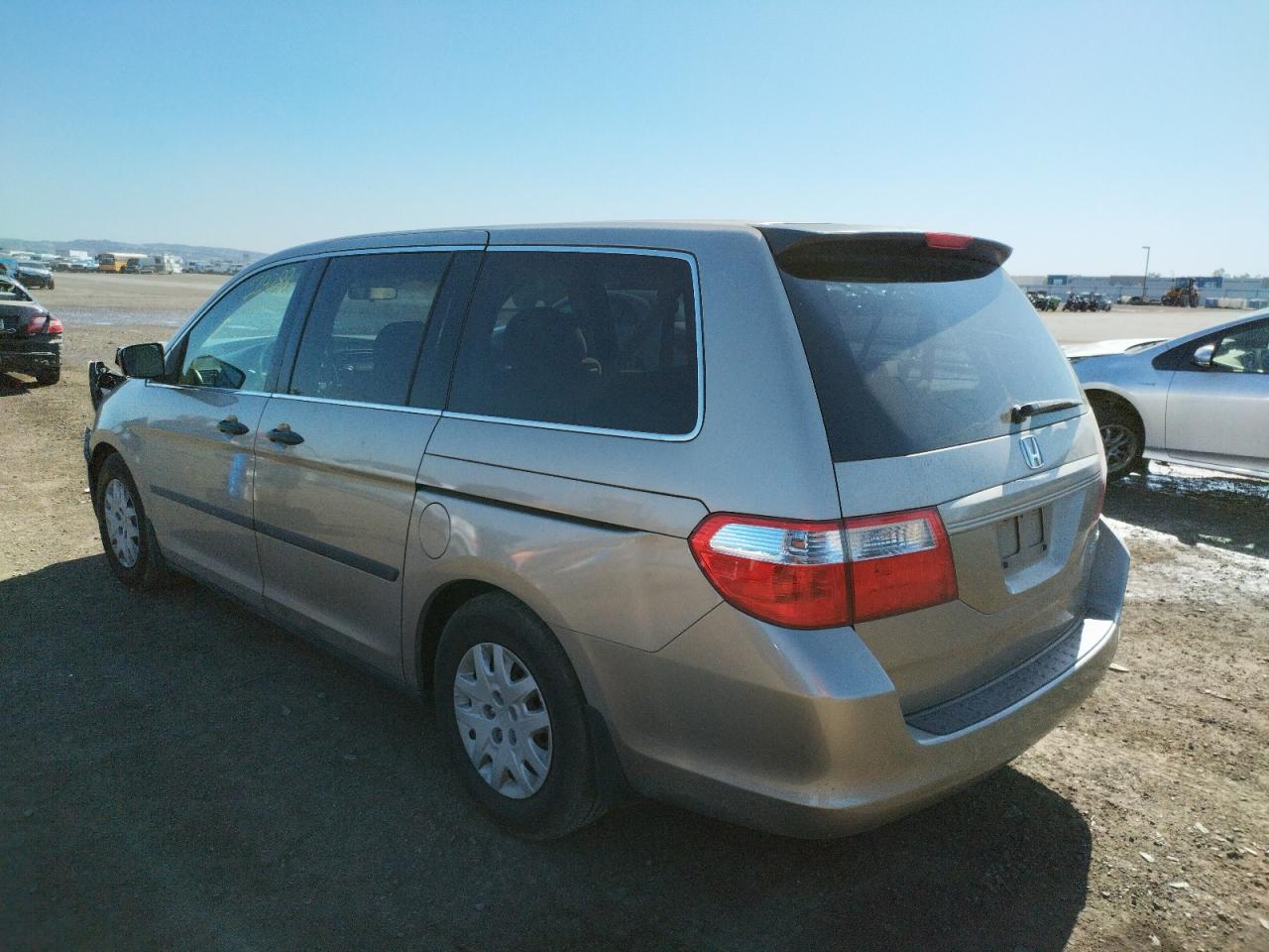Photo 3 from auction – 2005 HONDA ODYSSEY LX with VIN 5FNRL38255B105776