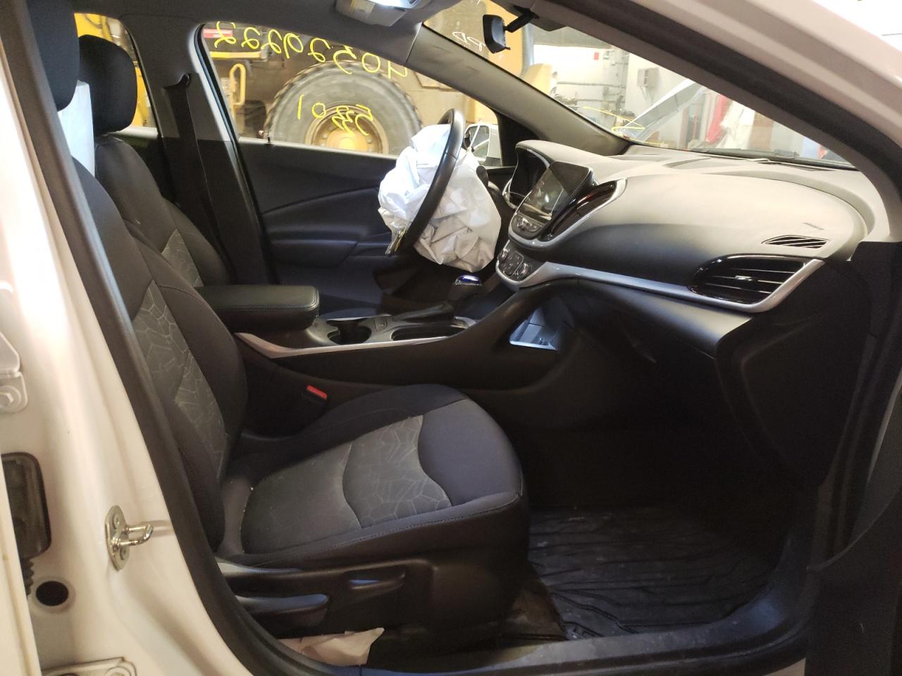 Photo 5 from auction – 2017 CHEVROLET VOLT LT with VIN 1G1RA6S5XHU209906