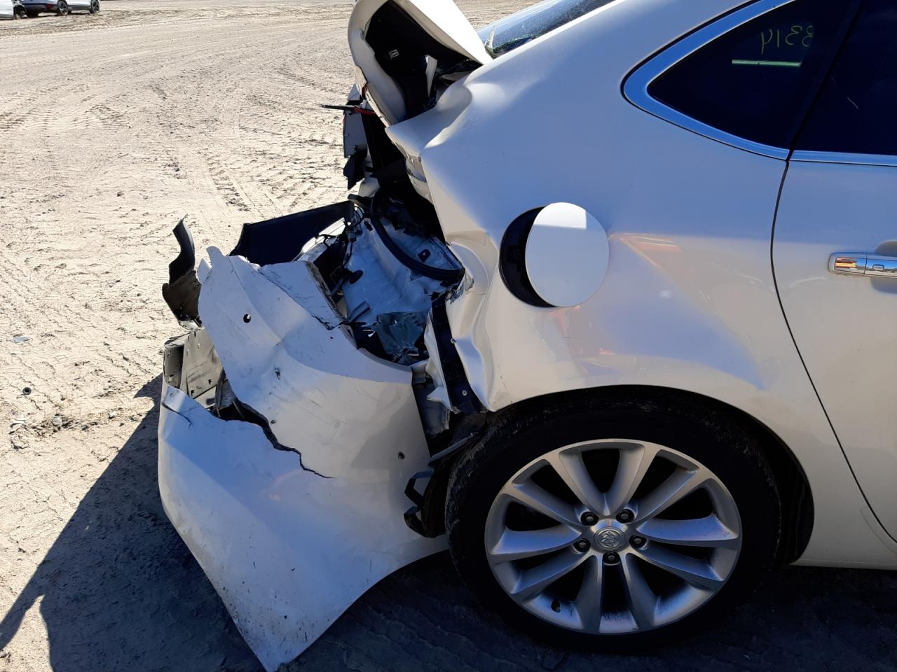 Photo 9 from auction – 2014 BUICK VERANO with VIN 1G4PS5SKXE4205163