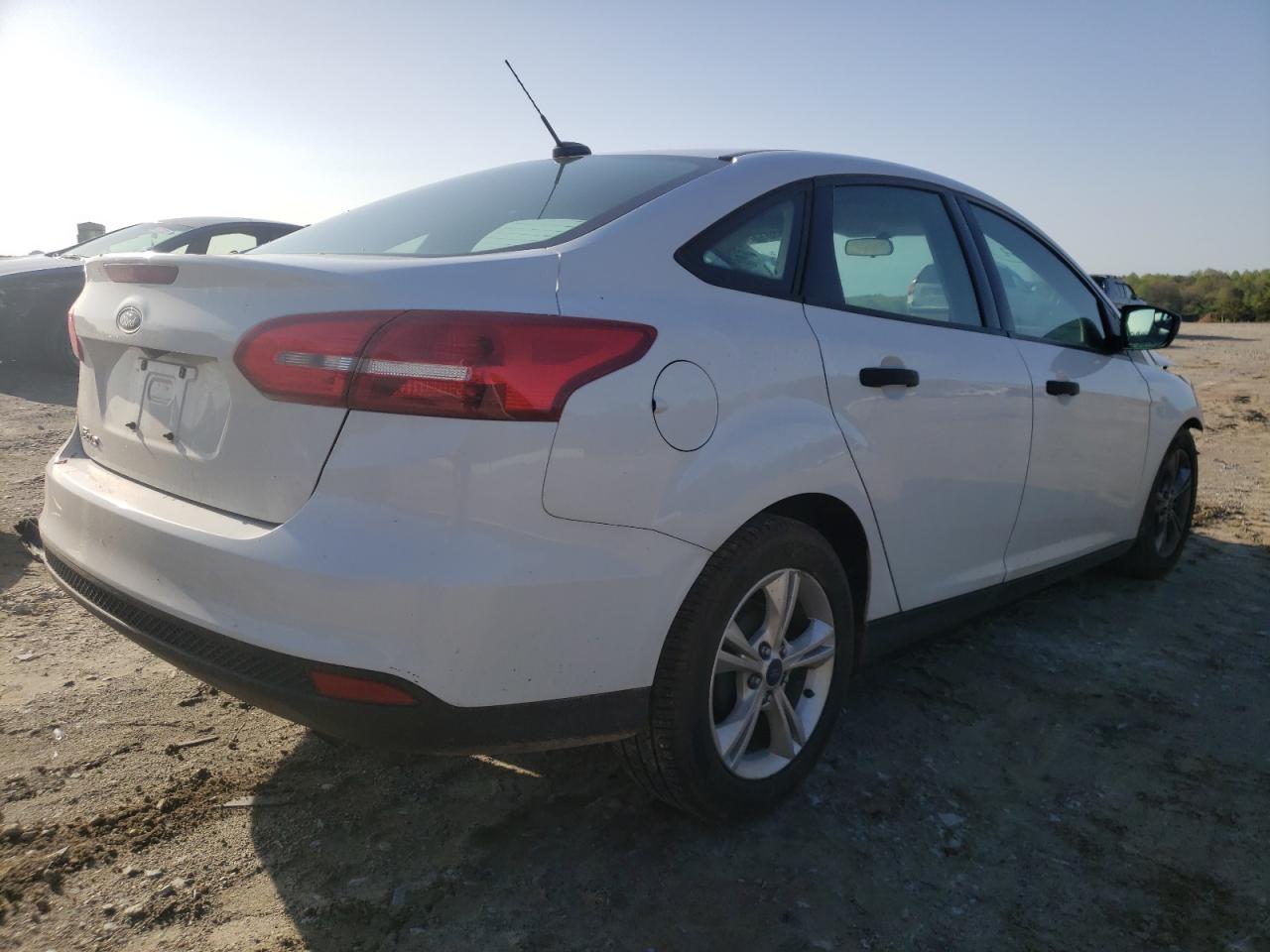 Photo 4 from auction – 2017 FORD FOCUS S with VIN 1FADP3E24HL297864