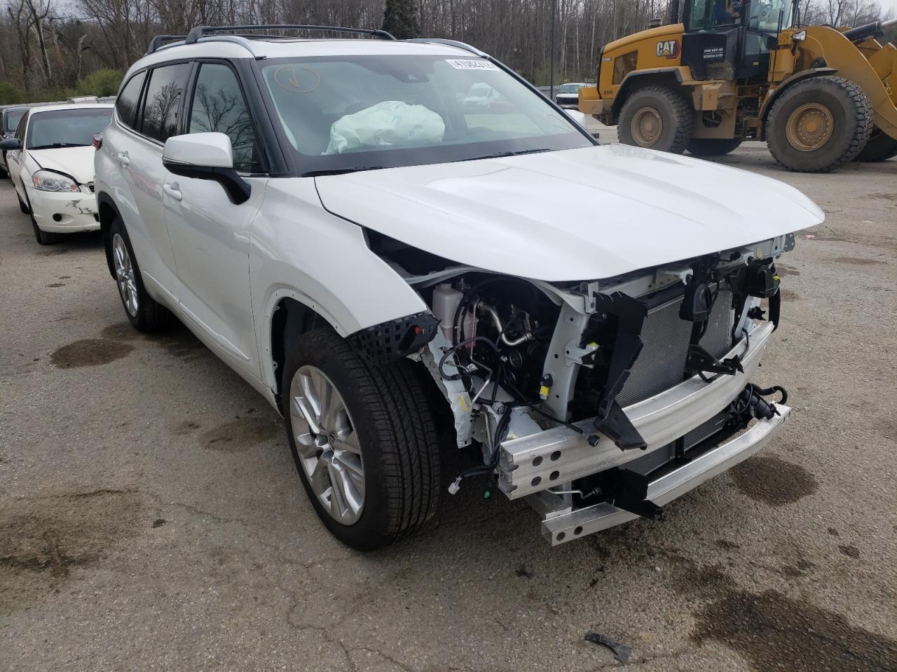 TOYOTA HIGHLANDER 2022 with VIN 5TDDZRBH1NS161704 - Photo from auction