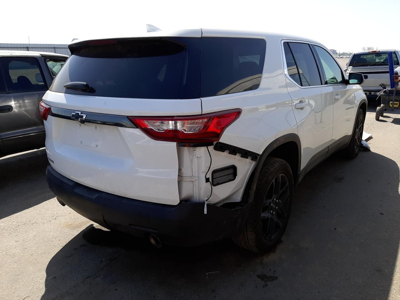 Photo 4 from auction – 2020 CHEVROLET TRAVERSE L with VIN 1GNERFKW5LJ167461