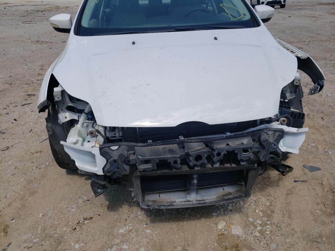 Photo 9 from auction – 2014 FORD FOCUS SE with VIN 1FADP3F28EL203043