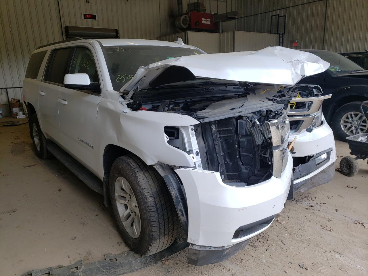 Photo 1 from auction – 2016 CHEVROLET SUBURBAN K with VIN 1GNSKHKC1GR161382