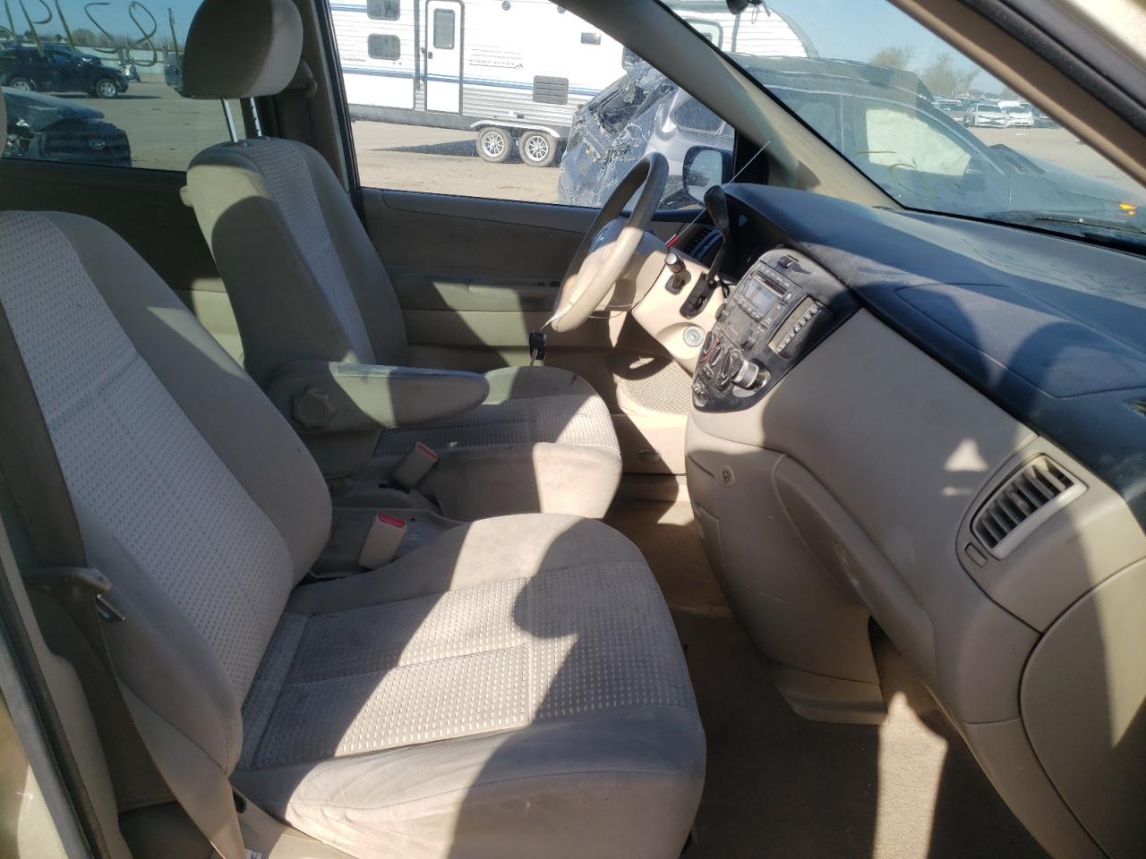 Photo 5 from auction – 2004 MAZDA MPV WAGON with VIN JM3LW28A240531766