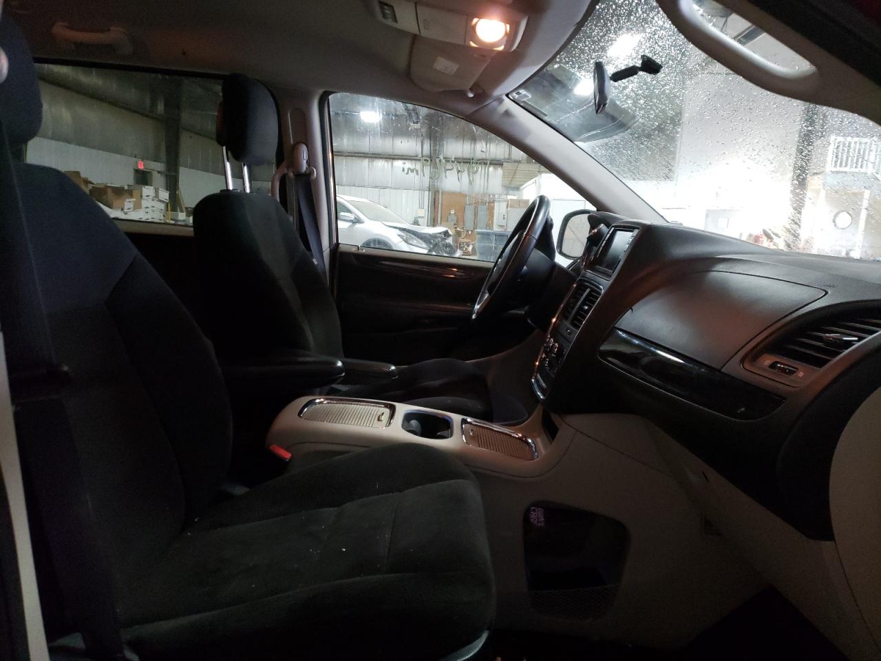 Photo 5 from auction – 2015 DODGE GRAND CARA with VIN 2C4RDGCG5FR555750