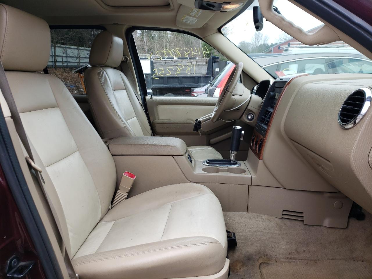 Photo 5 from auction – 2007 FORD EXPLORER E with VIN 1FMEU74E67UA83540