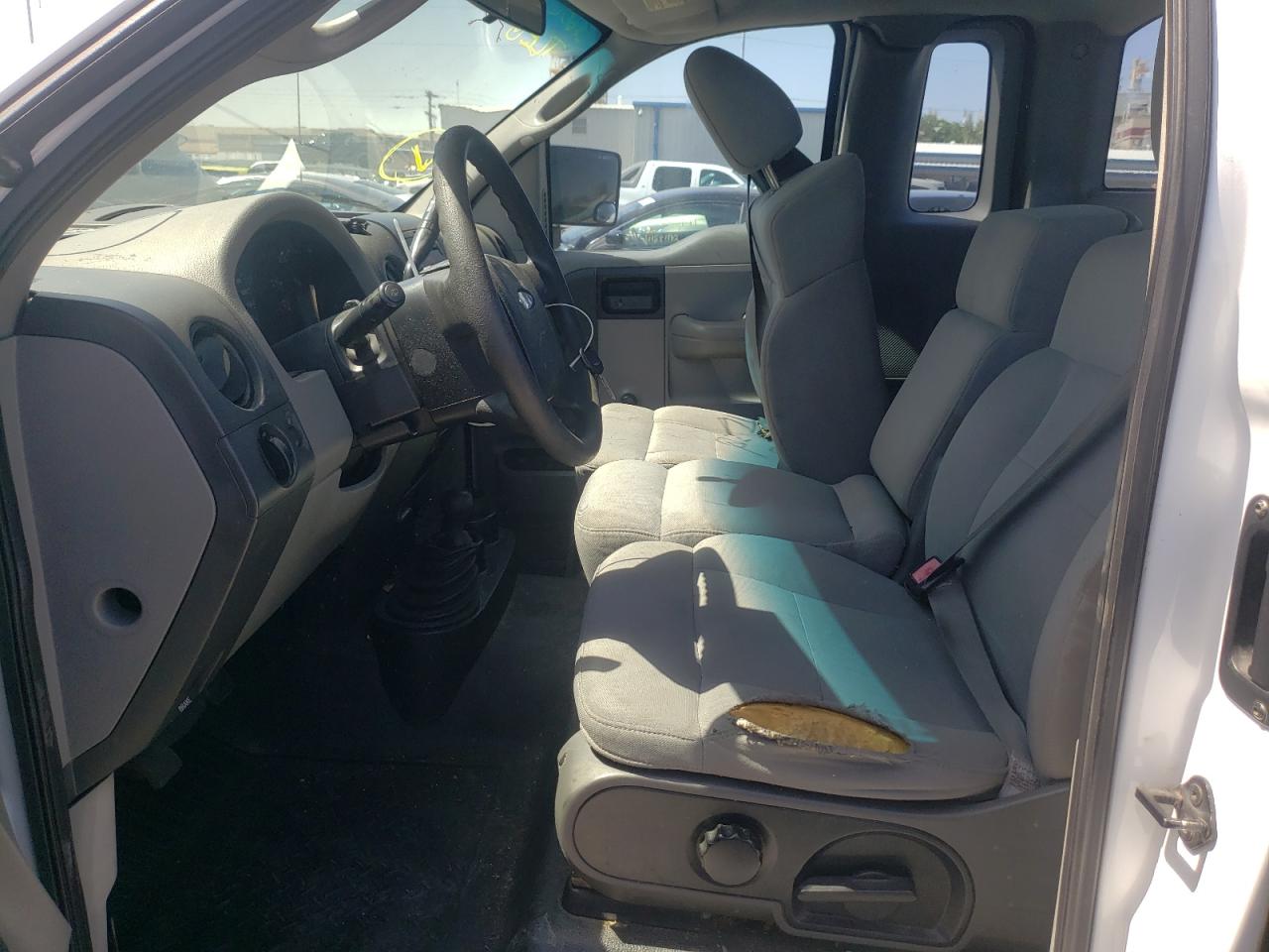 Photo 5 from auction – 2004 FORD F150 with VIN 1FTRF14WX4NA79566