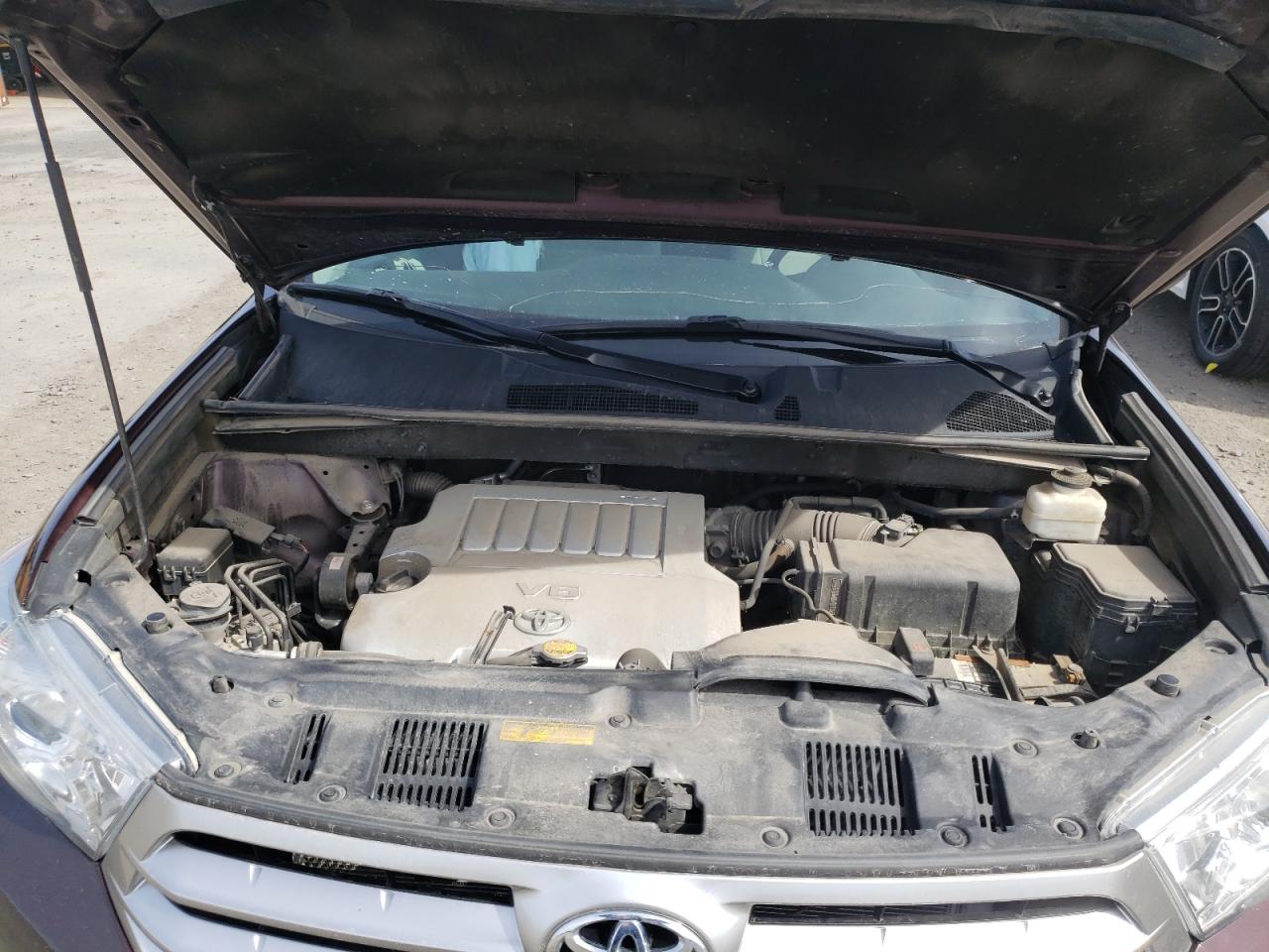 Photo 7 from auction – 2012 TOYOTA HIGHLANDER with VIN 5TDBK3EH3CS147711