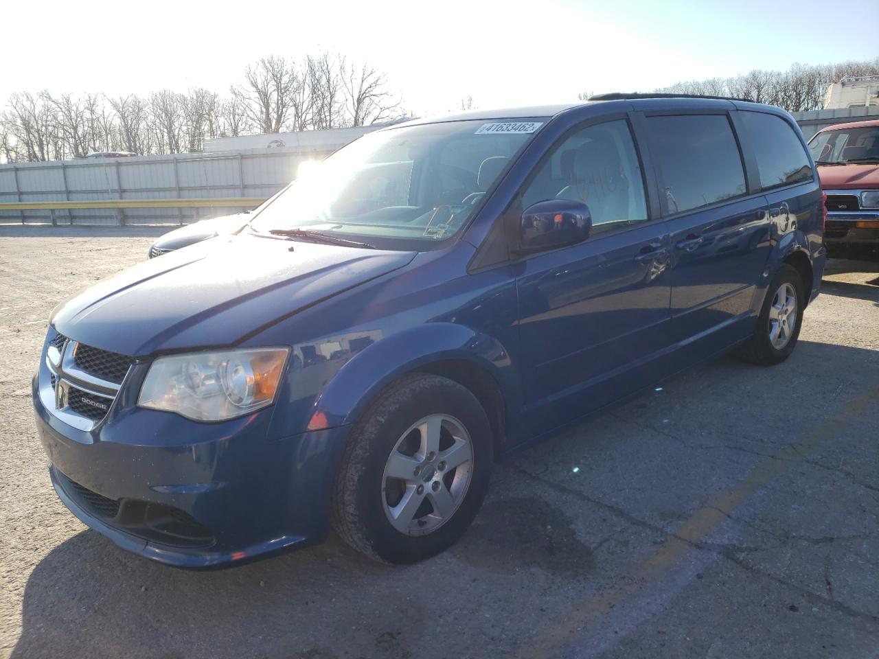 Photo 2 from auction – 2011 DODGE GRAND CARA with VIN 2D4RN3DG2BR682621