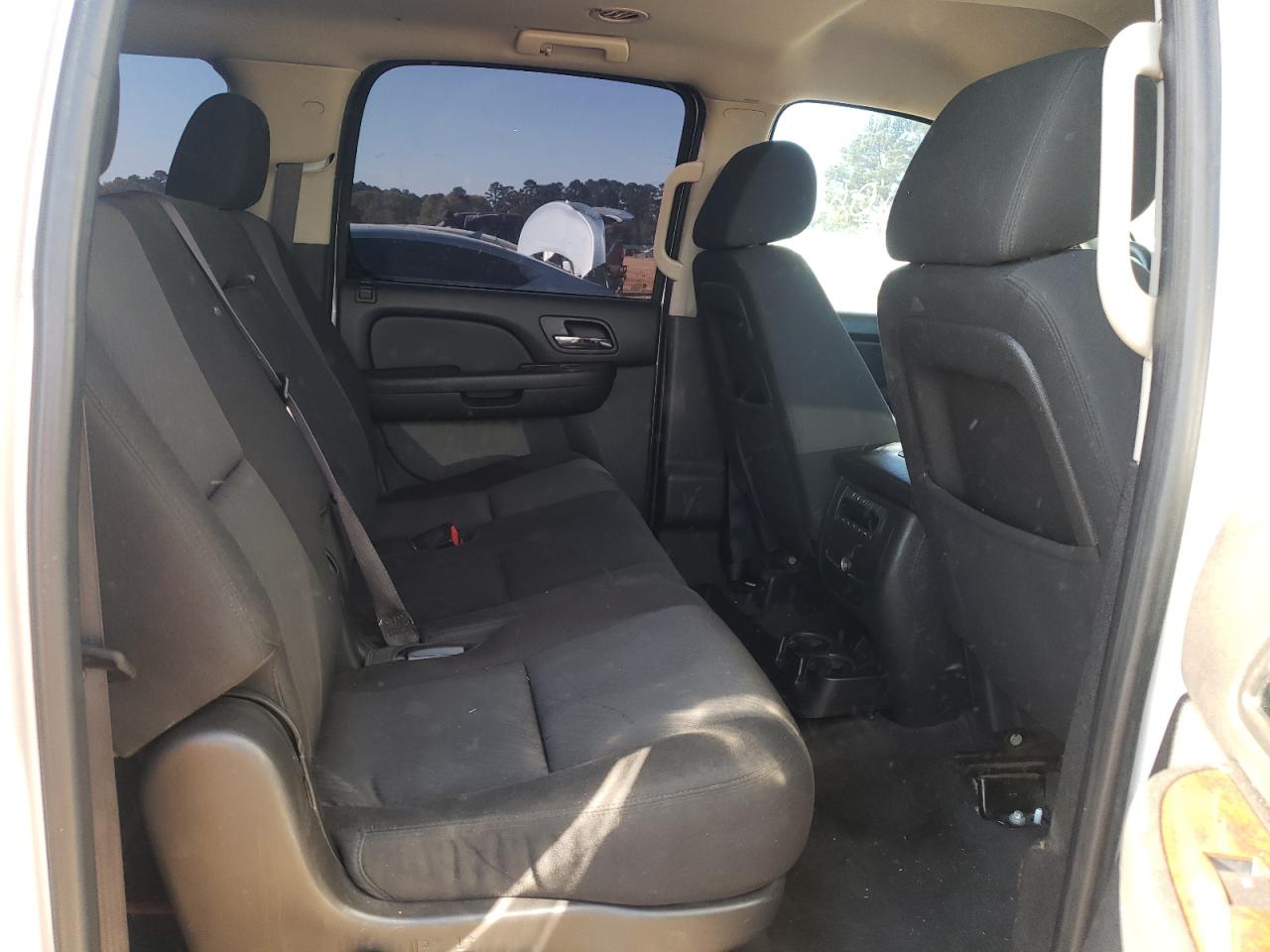 Photo 6 from auction – 2013 CHEVROLET SUBURBAN C with VIN 1GNSCHE03DR105339