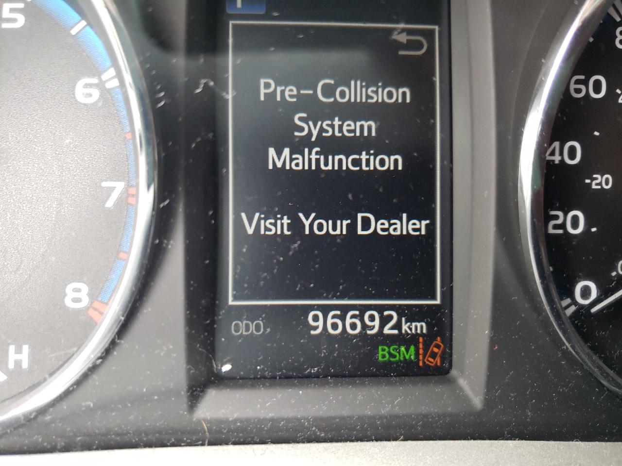 Photo 8 from auction – 2016 TOYOTA RAV4 LIMIT with VIN 2T3DFREV9GW422198