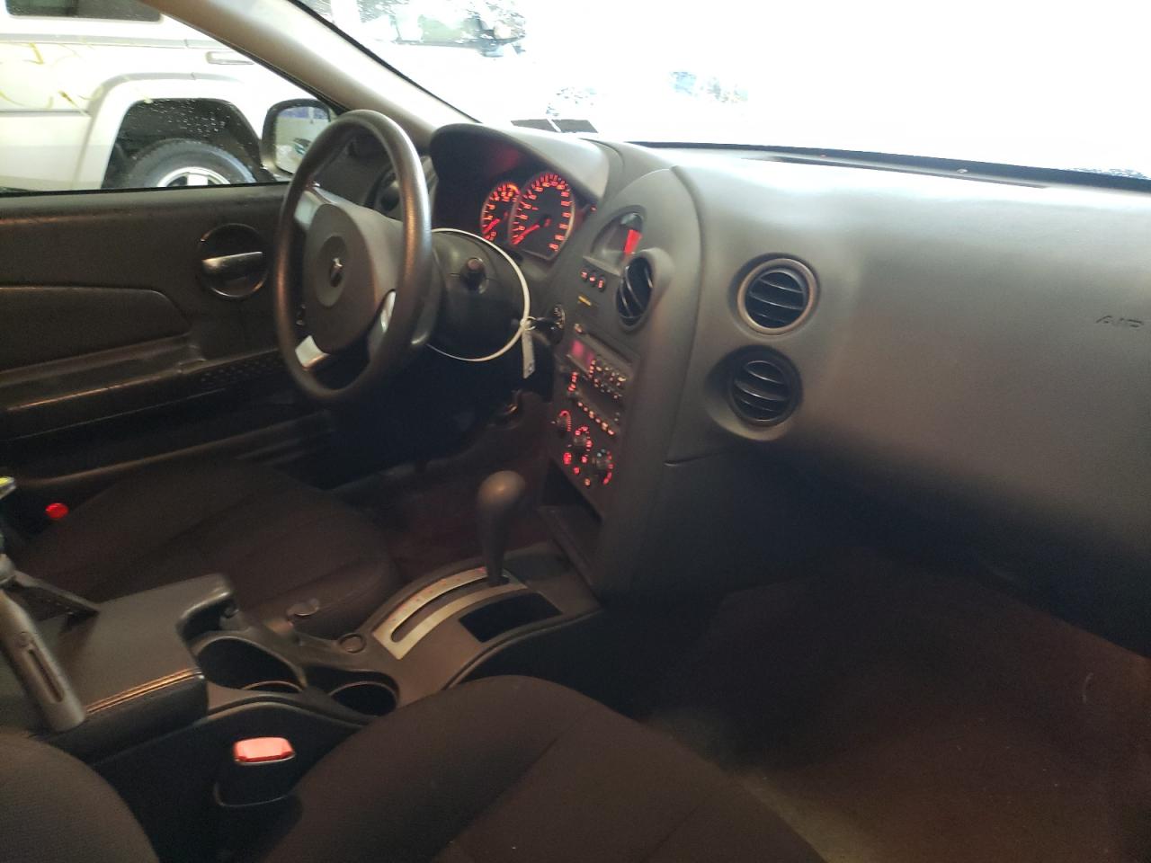 Photo 5 from auction – 2008 PONTIAC GRAN PRIX with VIN 2G2WP552481159492