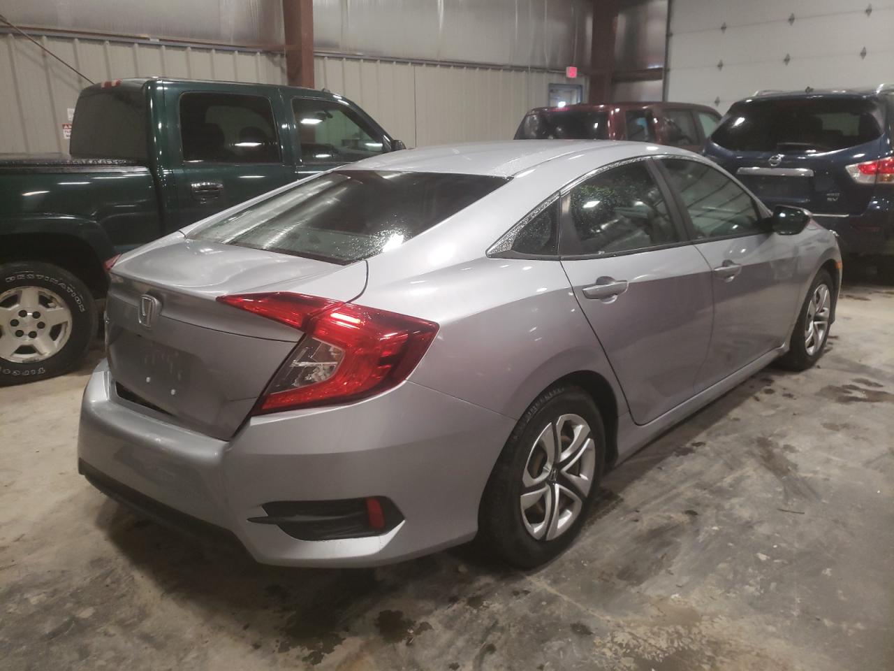 Photo 4 from auction – 2016 HONDA CIVIC LX with VIN 19XFC2F58GE068399
