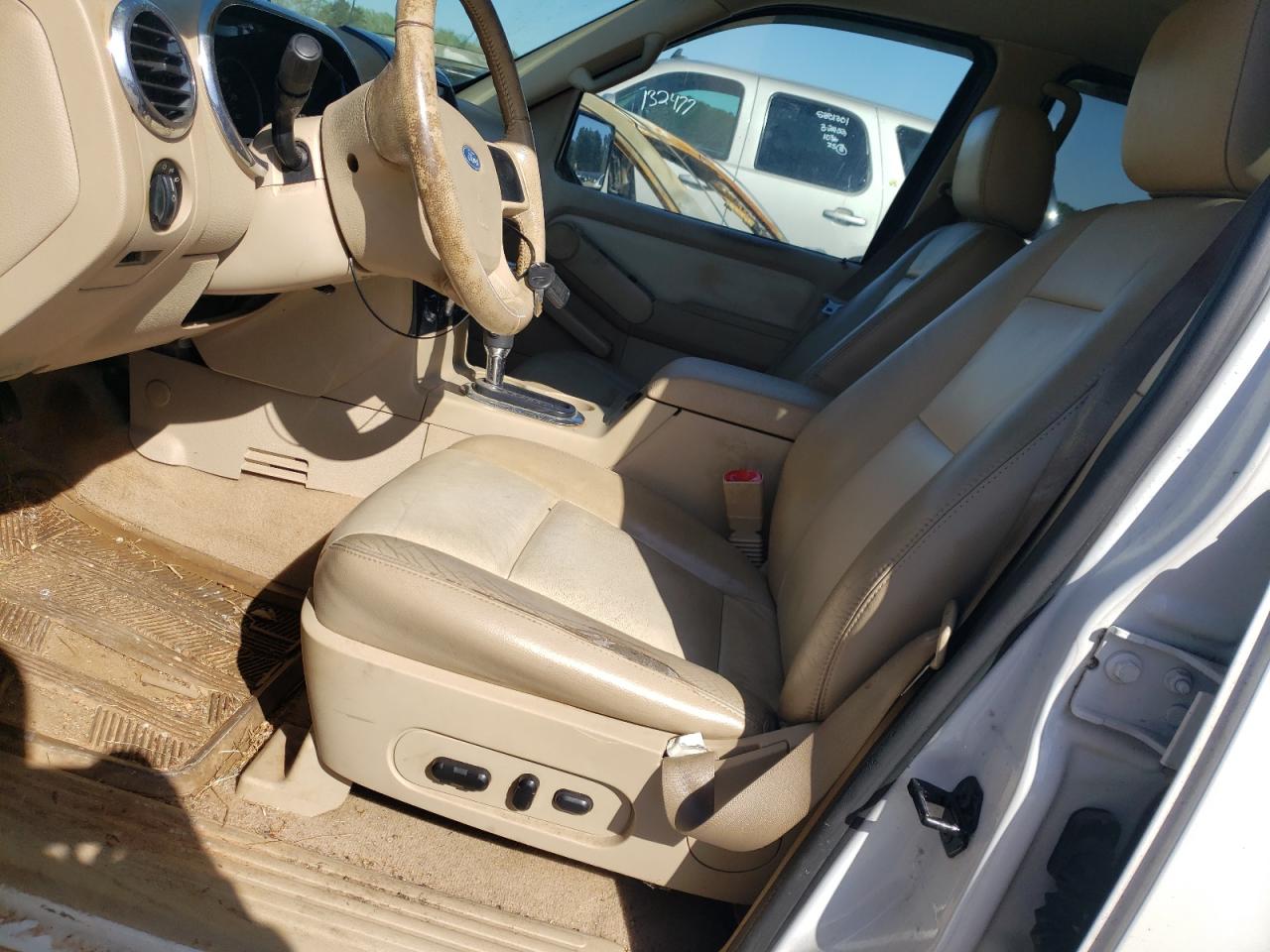 Photo 5 from auction – 2006 FORD EXPLORER X with VIN 1FMEU63E96UA26615