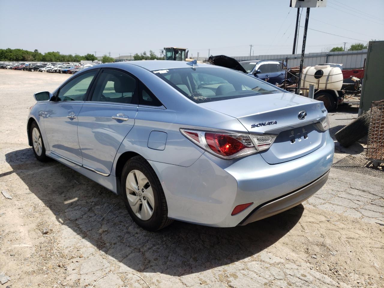 Photo 3 from auction – 2015 HYUNDAI SONATA HYB with VIN KMHEC4A49FA133702