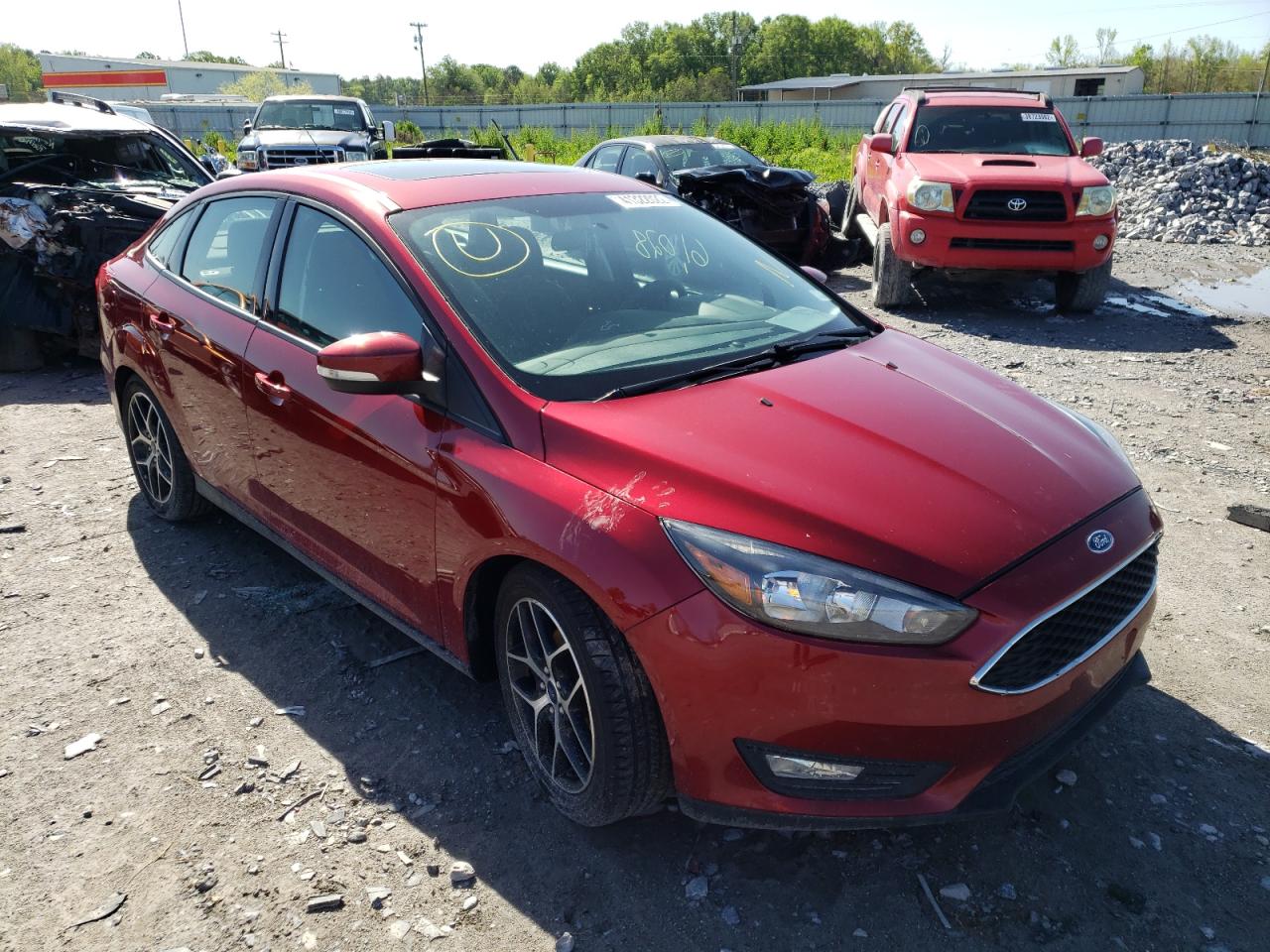FORD FOCUS SEL 2017 مع رقم تعريف المركبة 1FADP3H20HL336364 - صورة من المزاد