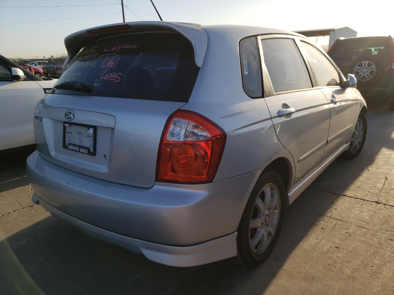 Photo 4 from auction – 2005 KIA SPECTRA5 with VIN KNAFE161755097982