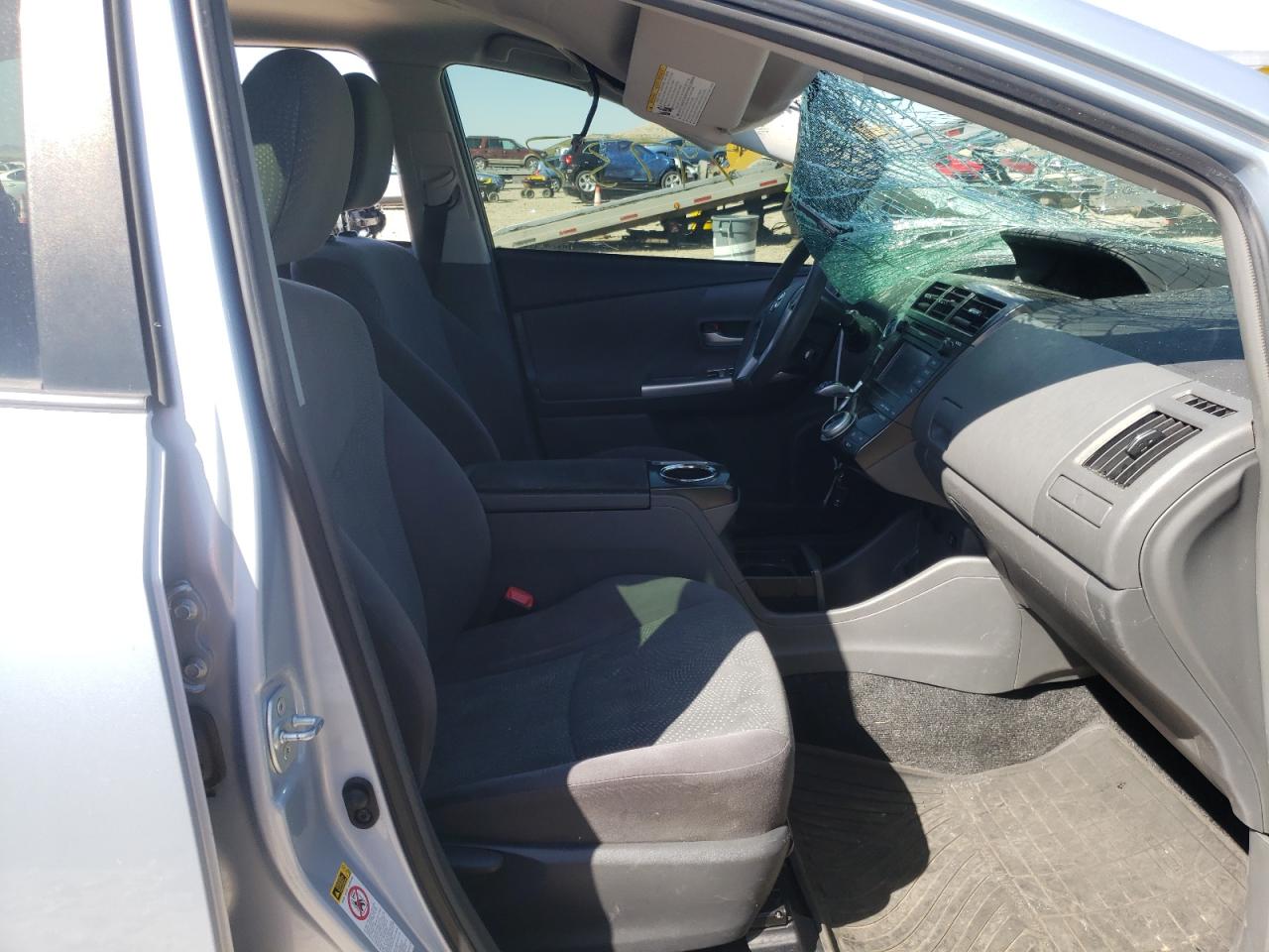 Photo 5 from auction – 2023 TOYOTA PRIUS V with VIN JTDZN3EU9EJ005852