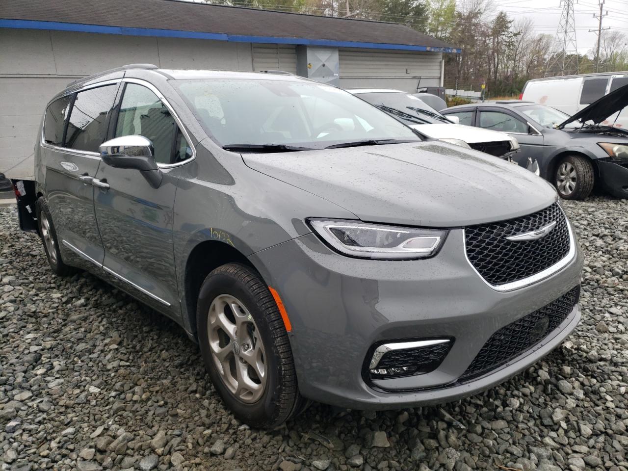 CHRYSLER PACIFICA 2022 with VIN 2C4RC1GG4NR104236 - Photo from auction