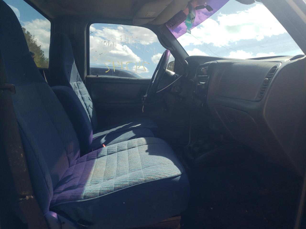 Photo 5 from auction – 2003 FORD RANGER with VIN 1FTYR10E93PA76872