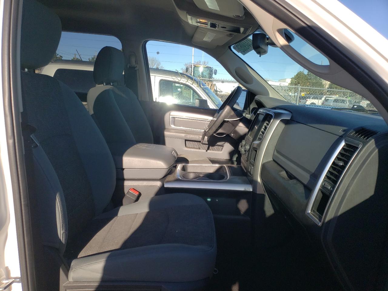 Photo 5 from auction – 2017 RAM 1500 SLT with VIN 1C6RR7LG2HS696527