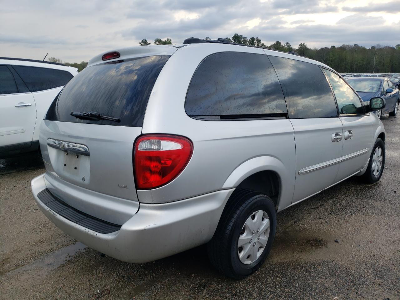 Photo 4 from auction – 2003 CHRYSLER TOWN & COU with VIN 2C4GP44313R221123