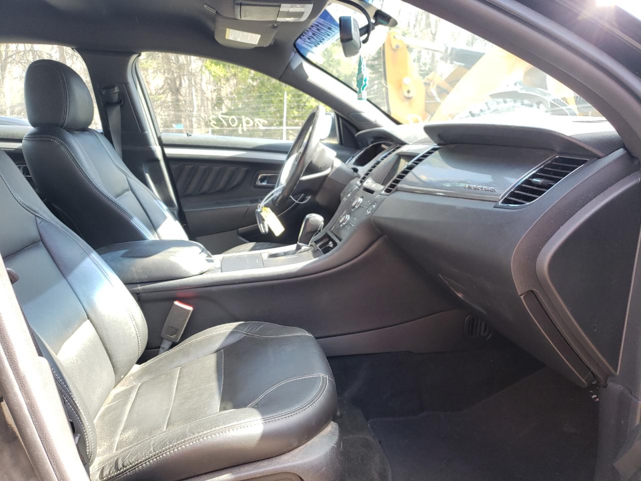 Photo 5 from auction – 2016 FORD TAURUS SEL with VIN 1FAHP2H84GG103952