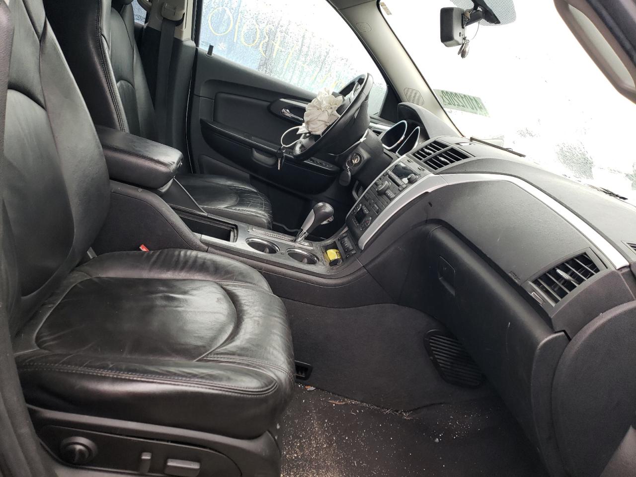 Photo 5 from auction – 2011 CHEVROLET TRAVERSE L with VIN 1GNKRJED3BJ393206