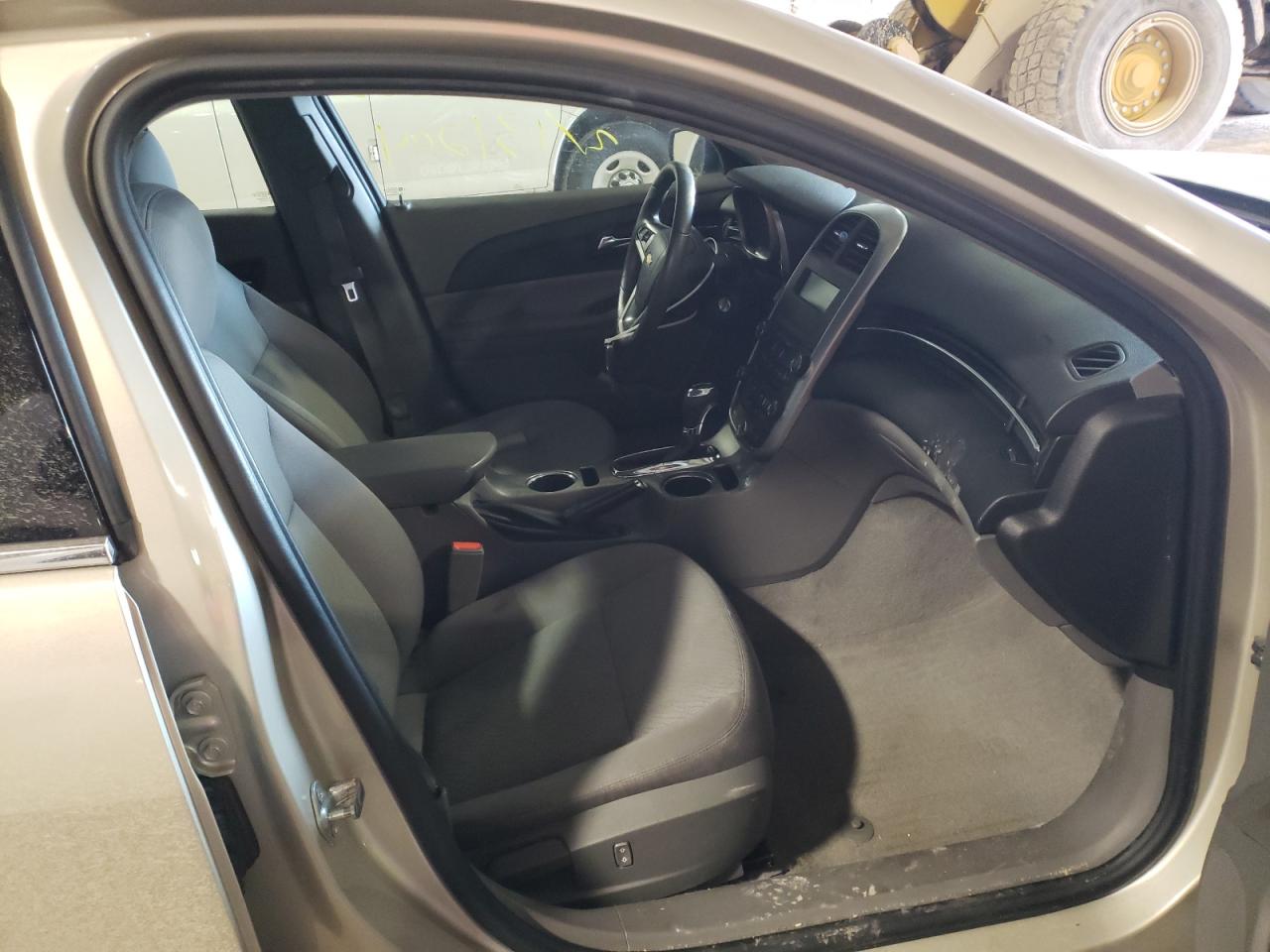 Photo 5 from auction – 2014 CHEVROLET MALIBU LS with VIN 1G11B5SL2EF177133