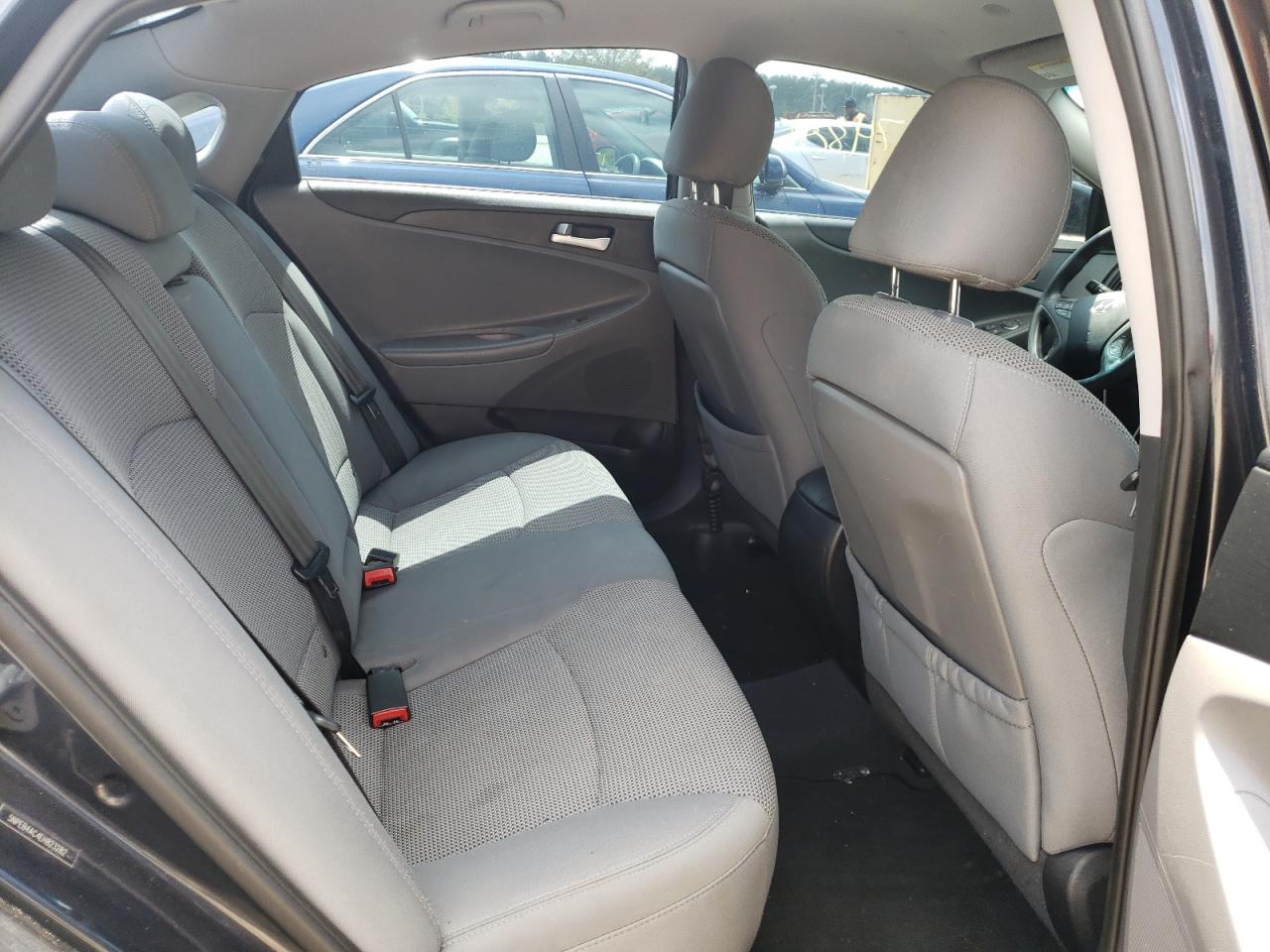 Photo 6 from auction – 2014 HYUNDAI SONATA GLS with VIN 5NPEB4AC4EH823282
