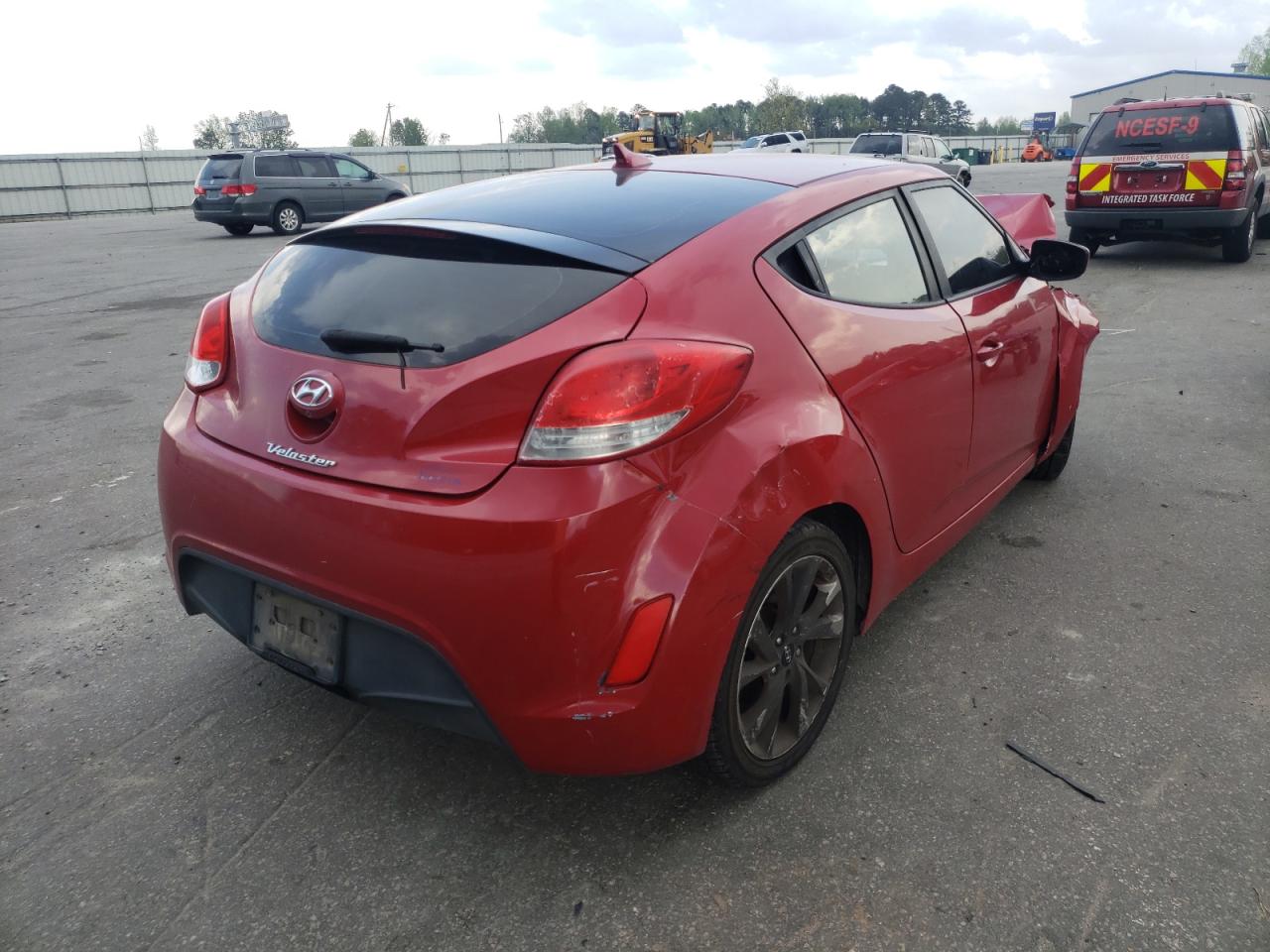 Photo 4 from auction – 2016 HYUNDAI VELOSTER with VIN KMHTC6AD9GU261652