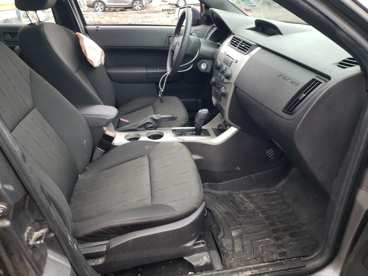 Photo 5 from auction – 2010 FORD FOCUS SE with VIN 1FAHP3FN2AW122995