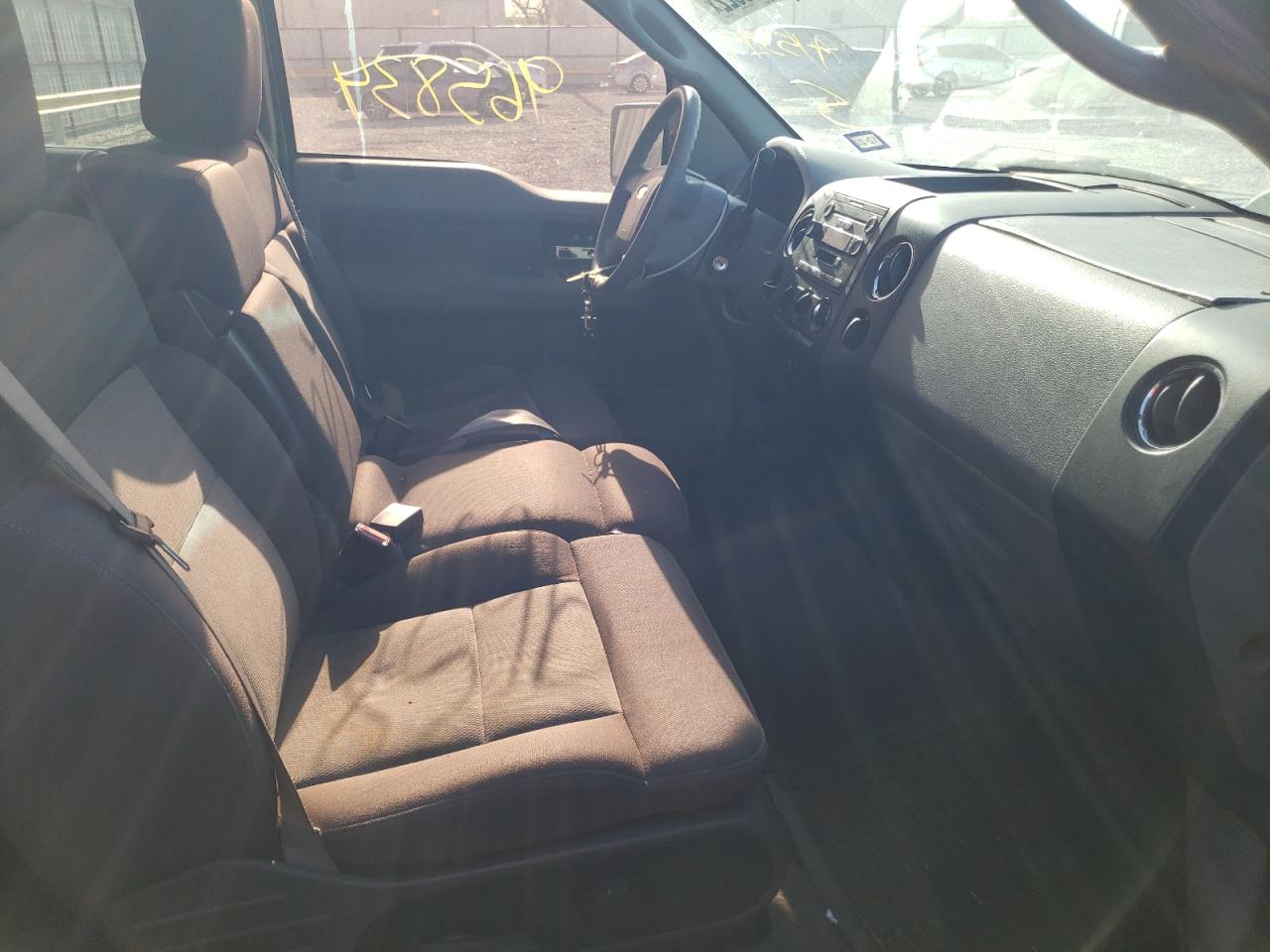Photo 5 from auction – 2005 FORD F150 with VIN 1FTPX12525NA15599
