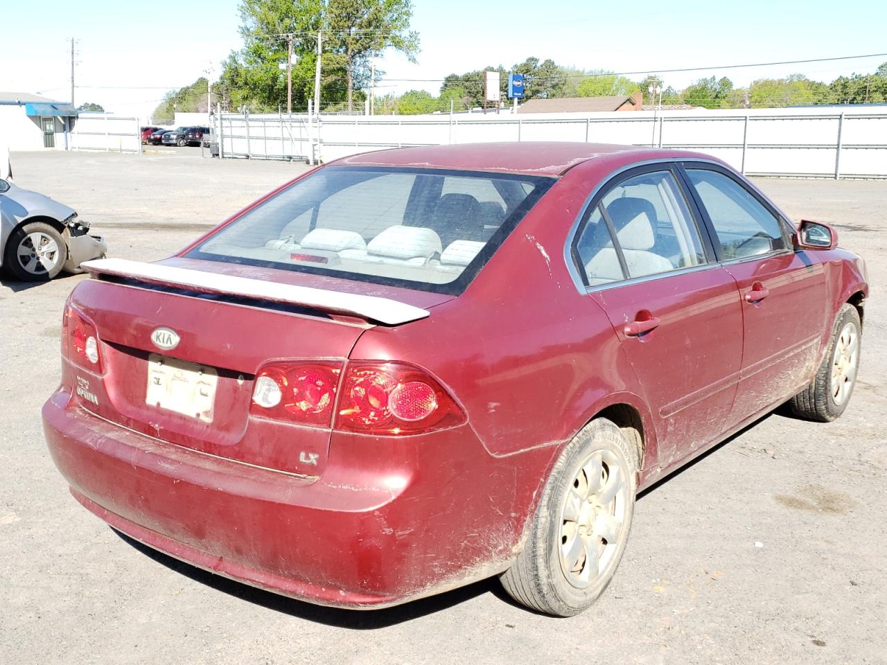 Zdjęcie 4 z aukcji – 2008 KIA OPTIMA LX z VIN KNAGE123185213743