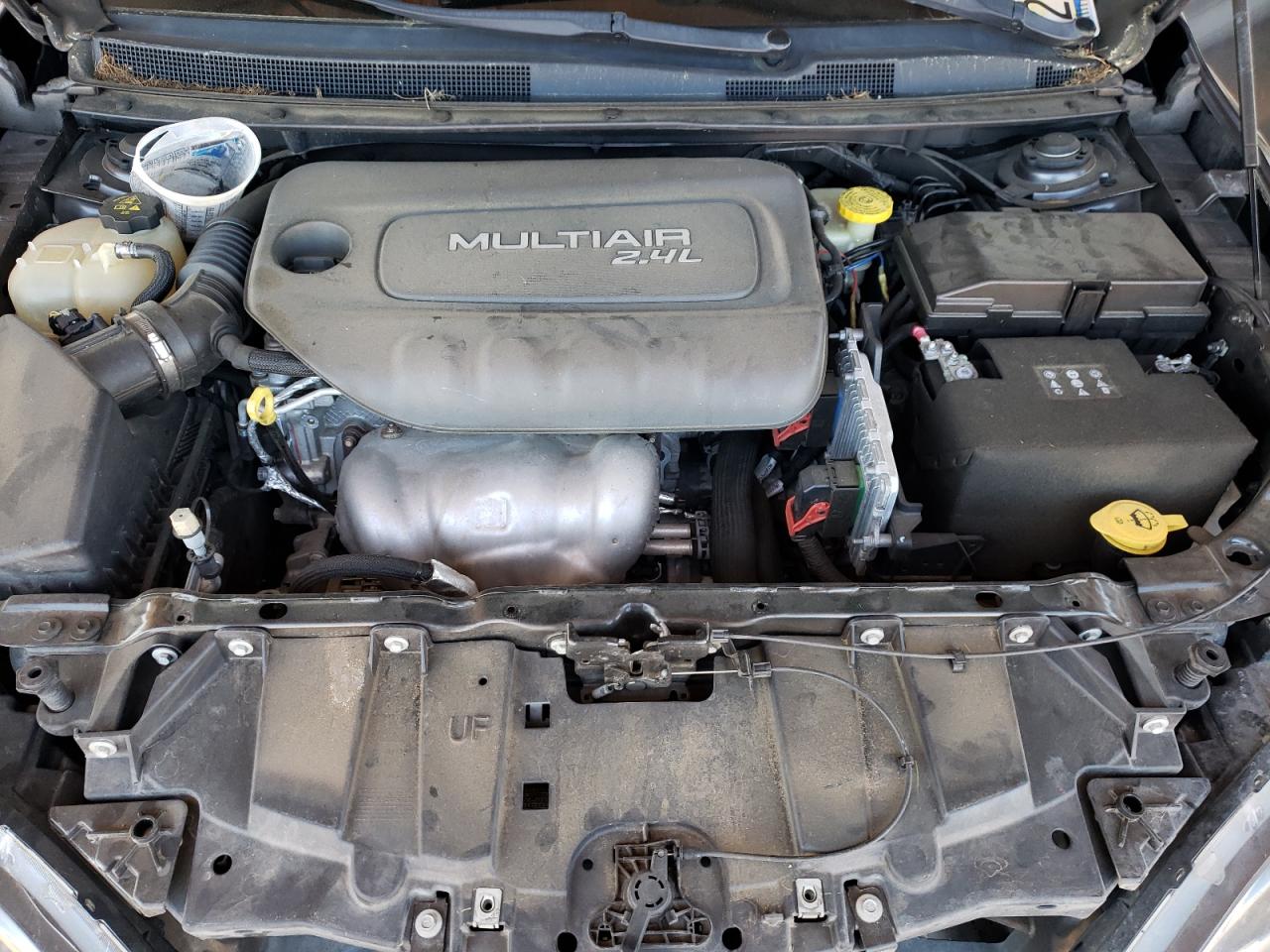 Photo 7 from auction – 2015 CHRYSLER 200 LIMITE with VIN 1C3CCCABXFN557357