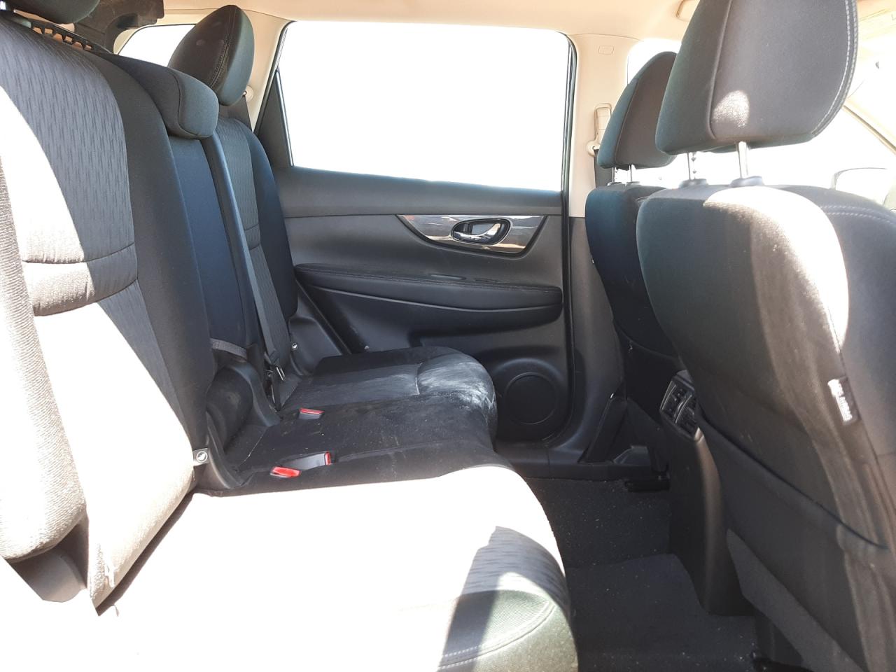 Photo 6 from auction – 2017 NISSAN ROGUE S with VIN JN8AT2MT9HW391058