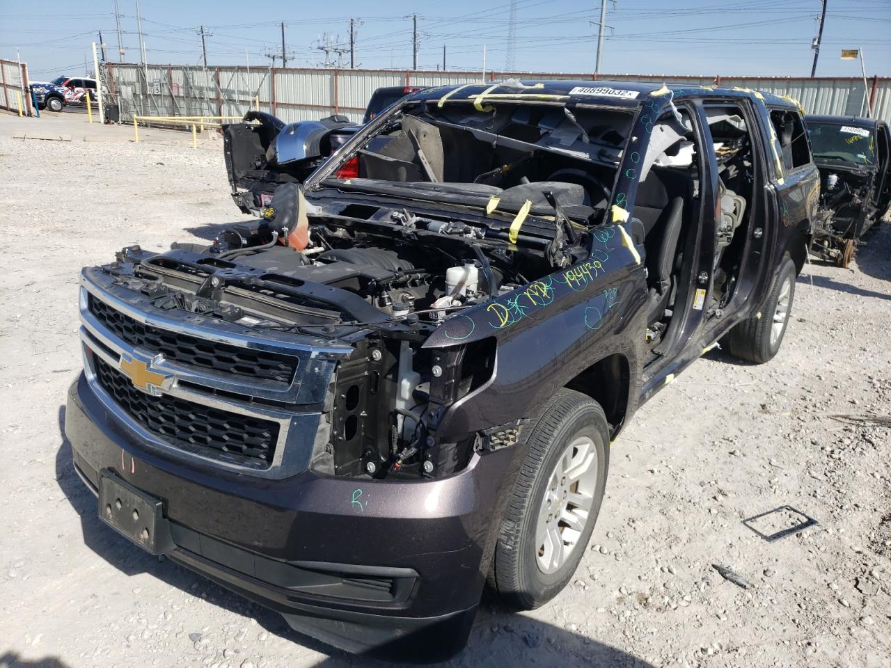 Photo 2 from auction – 2016 CHEVROLET SUBURBAN C with VIN 1GNSCGKC5GR194439