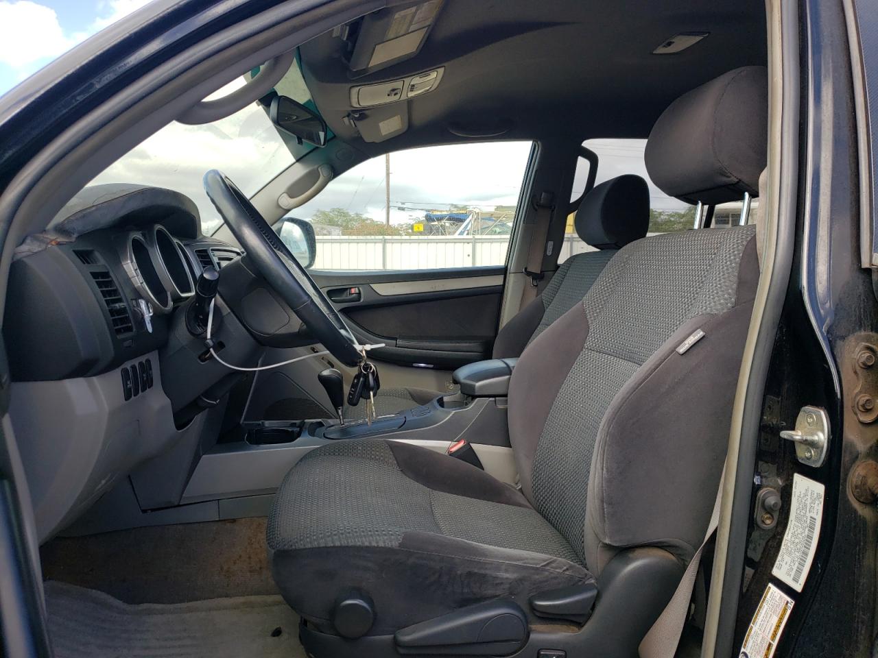 Photo 5 from auction – 2004 TOYOTA 4RUNNER SR with VIN JTEZU14R740034058