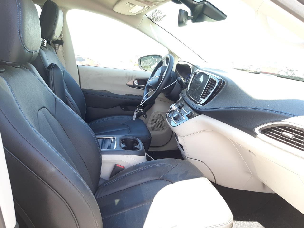 Фото 5 с аукциона – 2021 CHRYSLER PACIFICA H с VIN 2C4RC1L75MR603261