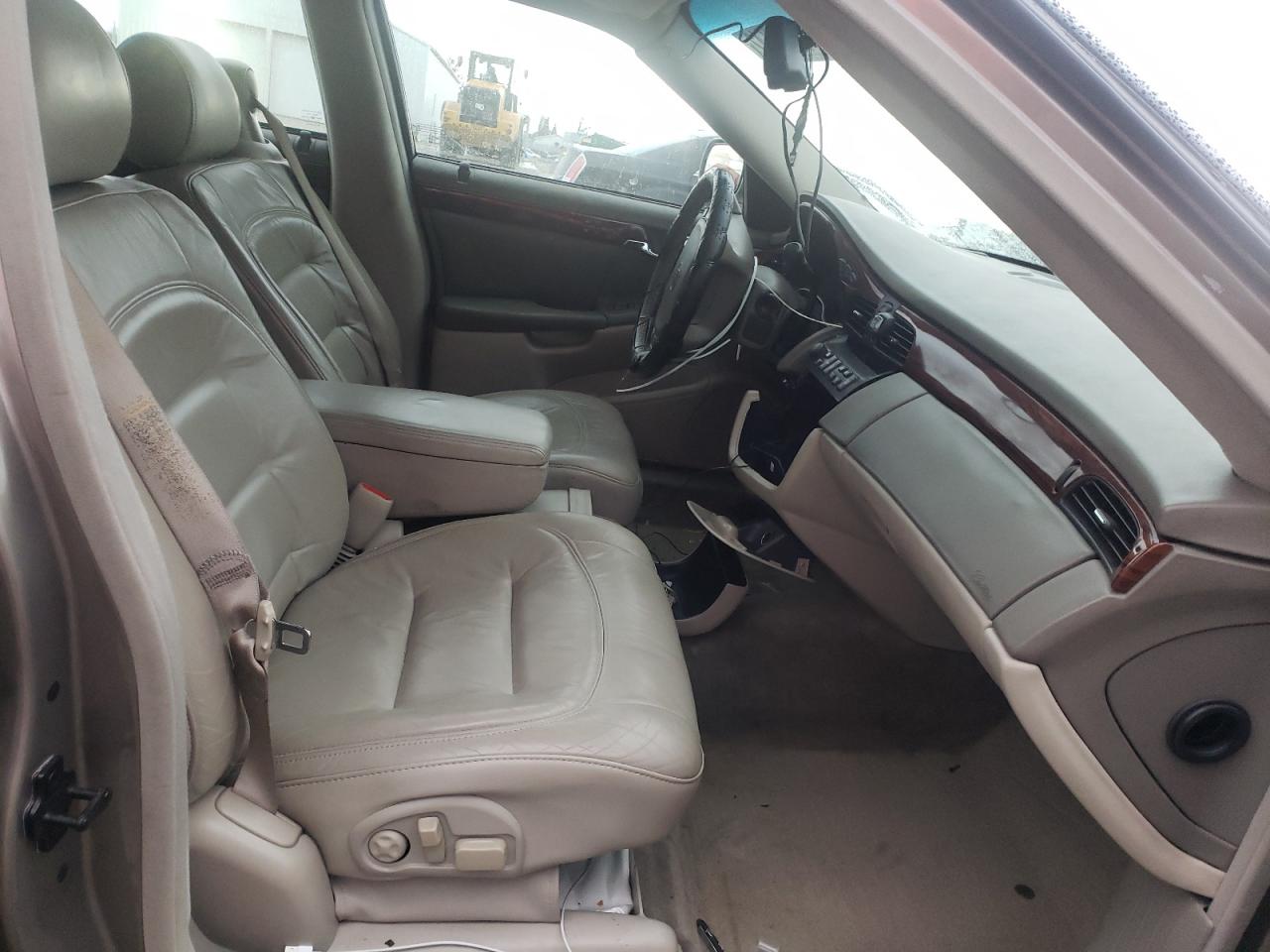 Photo 5 from auction – 2001 CADILLAC DEVILLE with VIN 1G6KD54Y21U112032