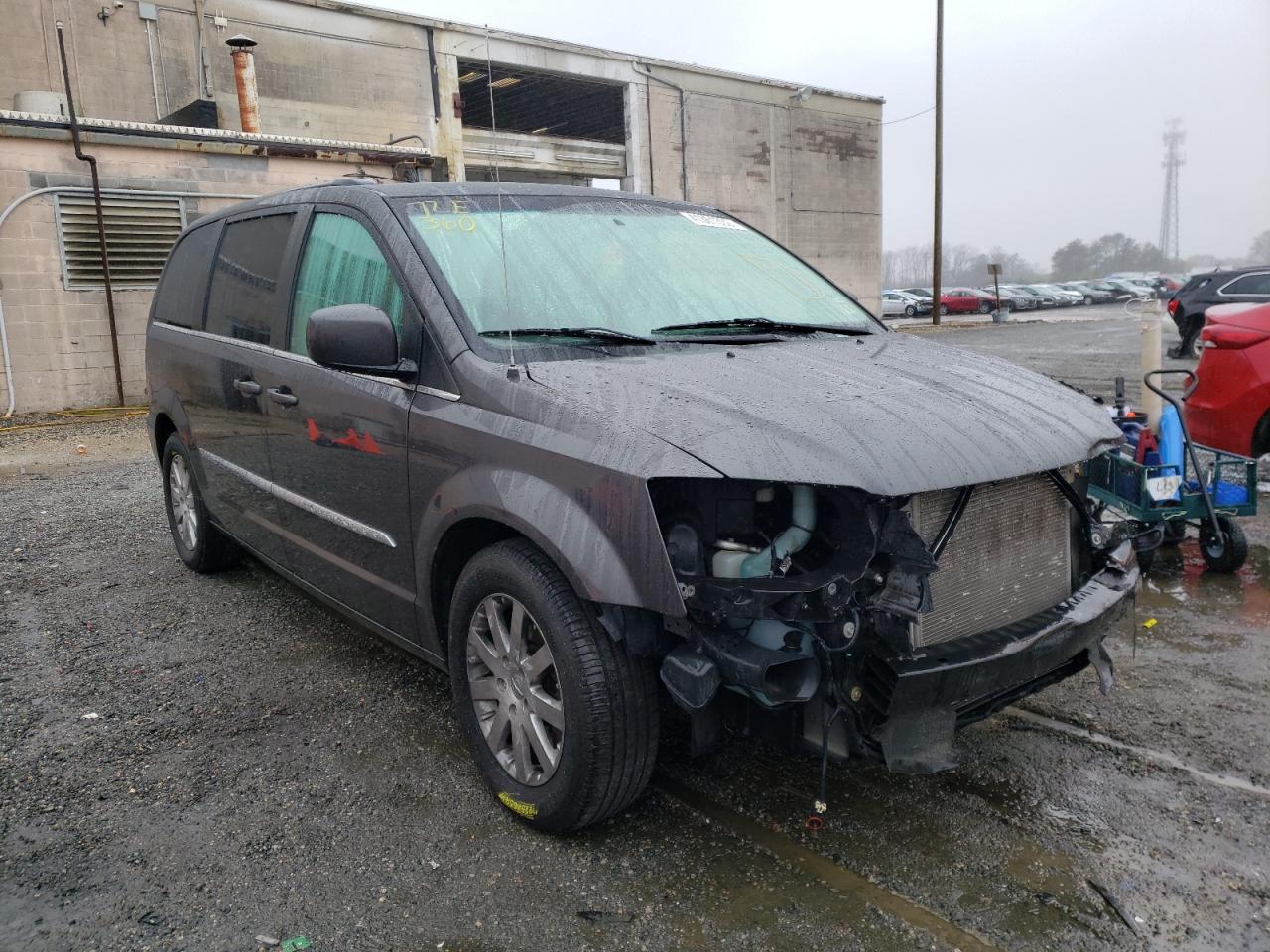 CHRYSLER TOWN & COU 2015 with VIN 2C4RC1BG4FR743094 - Photo from auction