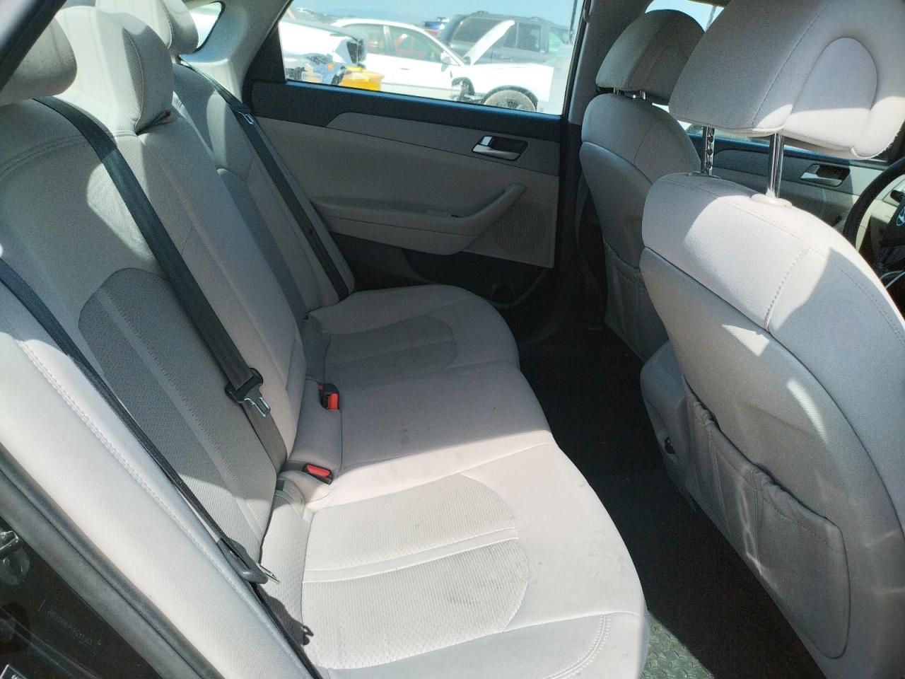 Photo 6 from auction – 2017 HYUNDAI SONATA SE with VIN 5NPE24AF6HH542762